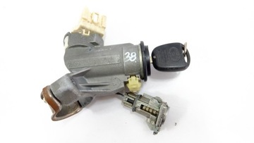 Toyota yaris verso замок зажигания ключ фото №1