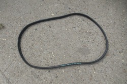 Ford fiesta mk7 14r прокладка кришки багажника фото №1