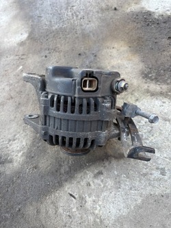 Kia carens ii генератор 1.8 tb ab190110 фото №1