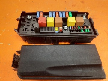 Opel signum c 2.2mt 155km 03-05 коробка предохранителей 460023260 z22yh фото №1