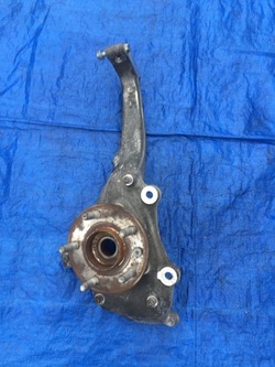 Jeep grand cherokee wl 21 22 поворотна опора передня ліва пошкоджена фото №1