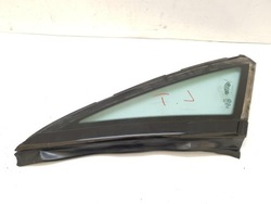 Стекло треугольная левая зад audi a8 d2 фото №1