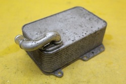 Радиатор масла 059117021r a6 c7 3.0 tdi cla фото №1