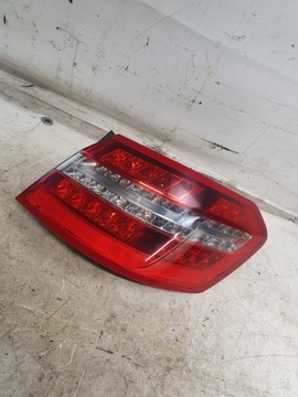 Лампа led праві зад оригінальний номер a2129066901 mercedes w212 11r. sedan фото №1