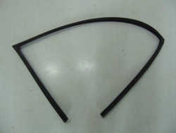 Прокладка скла двері лівий перед hyundai i40 фото №1