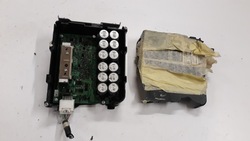 Блок керування модуль 6d120-744 lexus gs 350h 05-11 фото №1