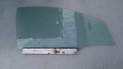 Скло права перед opel astra g універсал 5d фото №1