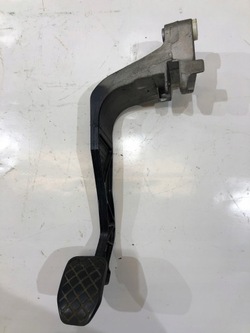 Audi a4 b5 педаль важіль зчеплення 1.6b 1998 фото №1