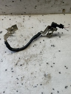 Маса клема мінусова датчик vw arteon 5q0915181j фото №1