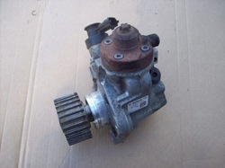 Opel insignia b b20dth насос вприскувальний 55494494 фото №1