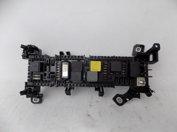 Коробка запобіжників mercedes-benz оригінальний номер a2465400240 фото №1