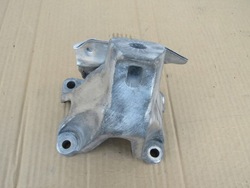 Audi a8 d4 3.0 tdi лапи кронштейн двигуна фото №1