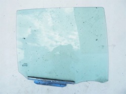 Стекло задняя правая дверь toyota yaris i 5d 2004 год фото №1