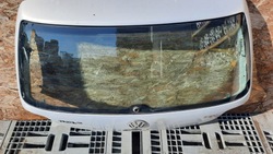 Скло задньої кришки vw golf iv hb 97-06r фото №1