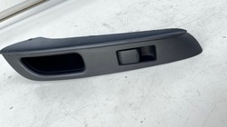 Note ii e12 перемикач скло праві зад 829603va0a фото №1