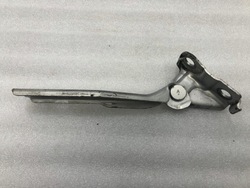 Петля капота праві volkswagen golf iv 1j0883302 фото №1