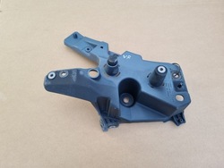 Volvo xc60 ii кріплення крила ліві 728 32288928 фото №1