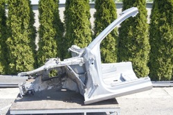 Audi a4 b9 лонжерон ліва перед чверть поріг фото №1