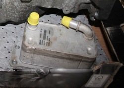 Volvo v70 s80 xc70 xc60 радіатор масла 30757459 фото №1