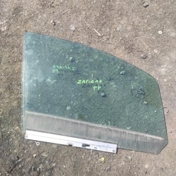 Скло двері праві перед opel zafira b фото №1