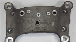 Лапи підтримка коробки audi a8 s8 d3 5.2 4e0399231s фото №1