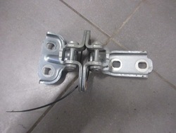 Петля петлі двері лівий зад zafira c z179 фото №1