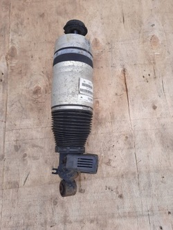 Audi q7 vw touareg амортизатор лівий зад 7l8616019f фото №1