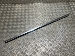 Планка накладка дверь правые зад mercedes e-klasa w213 a2137300224 фото №1