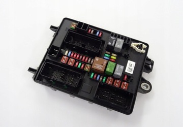 2016+ cadillac cts-v корпус коробка предохранителей фото №1