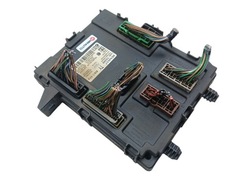 Модуль коробка запобіжників bcm renault talisman 284b17439r фото №1