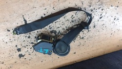 Audi a8 d2 pas безпеки лівий зад фото №1