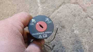 Suzuki swift mk7 перемикач air bag 38970-52k00 фото №1