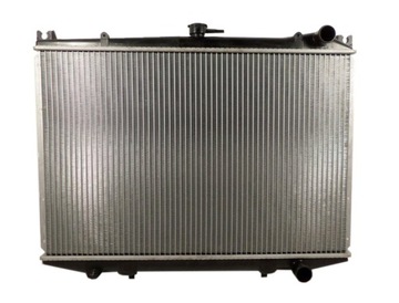 Радіаторів nissan pickup 1,6 2,0 2,4 1985-1994 нова фото №1