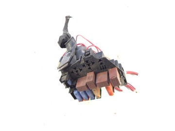 Twingo2 ii коробка запобіжників оригінал 8200623061 фото №1