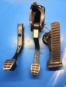 Комплект педалей gaz тормоз сцепление механическая коробка передач vw golf vi фото №1