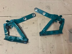 Петлі капота vw t5 2.5 tdi фото №1