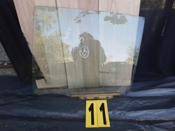 Toyota yaris 1 i 5d хетчбек скло бокова двері задня зад ліва фото №1