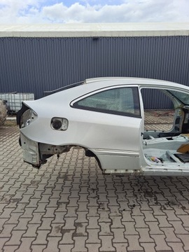 Чверть крило праві зад mercedes clc cl203 фото №1