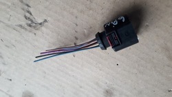 A4 b9 8w штекер разъём 4h0973713g a5 8w q5 фото №1