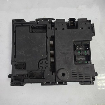 Peugeot 206 9626460880 рамка / модуль предохранителей фото №1