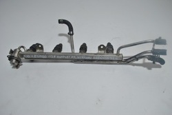 Планка впрыскивающий форсунки kpl audi a3 8l 1.8 0280150464 фото №1