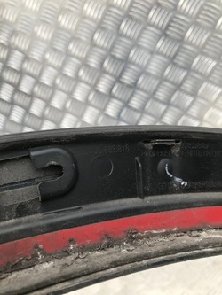 Планка накладка крыльев зад правая audi q3 11- 8u0853818 фото №1