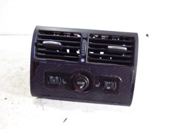 Решітка повітропровід зад audi a8 d2 4d0819203g фото №1