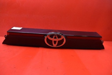 Накладка кришки зад задня 76801-0d760 toyota yaris cross 20- фото №1