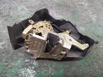 Замок двері лівий зад mercedes w210 w202 2027300535 фото №1