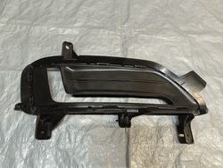 Рамка решітка галоген праві перед hyundai tucson iii lft 86526-d7520 фото №1