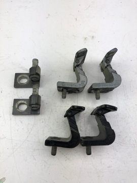 Vw seat skoda петля крышки багажника 5m0827301 фото №1