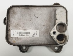 Радіатор масла vw golf vi 1.4 tsi 03c-117-021-j фото №1