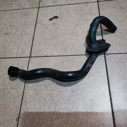 Шланг шланг води нагрівача audi a4 b6 3.0 asn фото №1