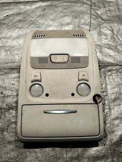 Audi a4 b8 2007-2015 лампа стеля 8t0947135b фото №1